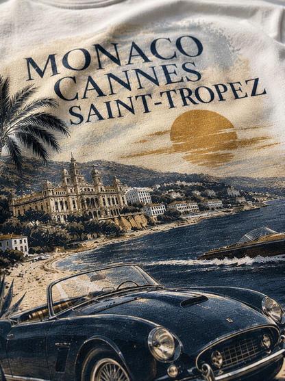 Gros plan du flocage Monaco Cannes Saint-Tropez sur t-shirt blanc Hustle Wear